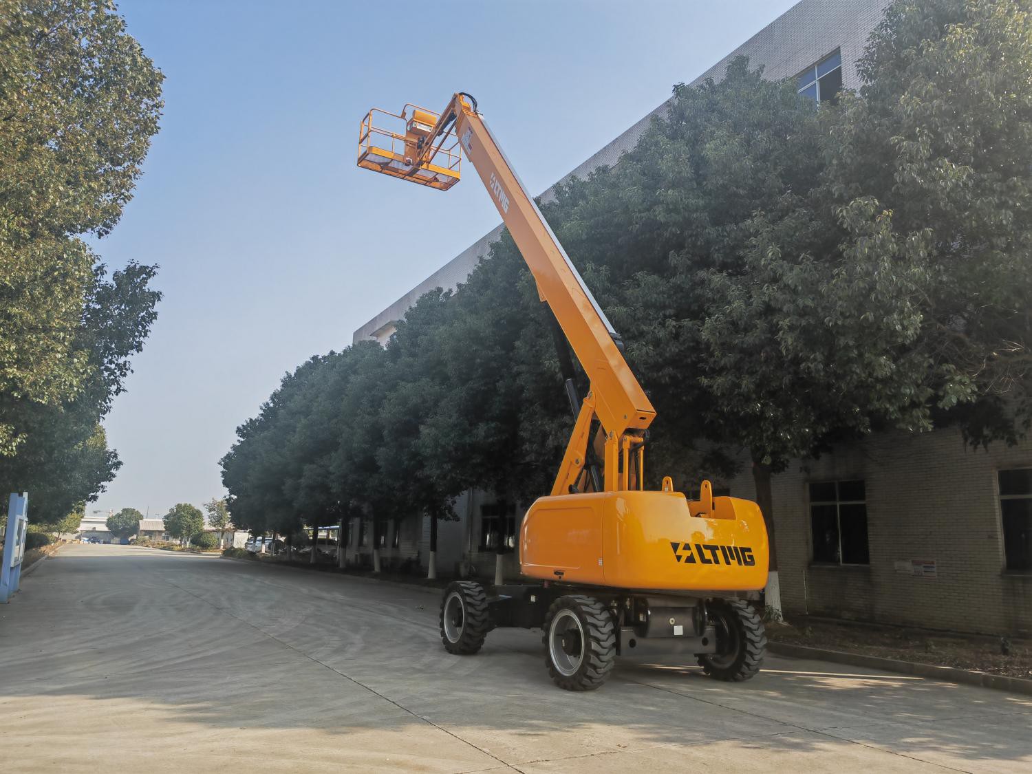 telescopic boom lift